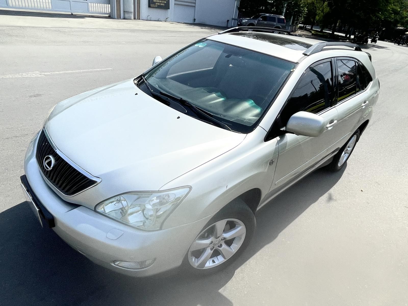 Lexus RX 350 2007 - Nhập Mỹ, màu vàng cát nhà trùm mền ít đi còn rất mới 90%, bao không có chiếc thứ hai