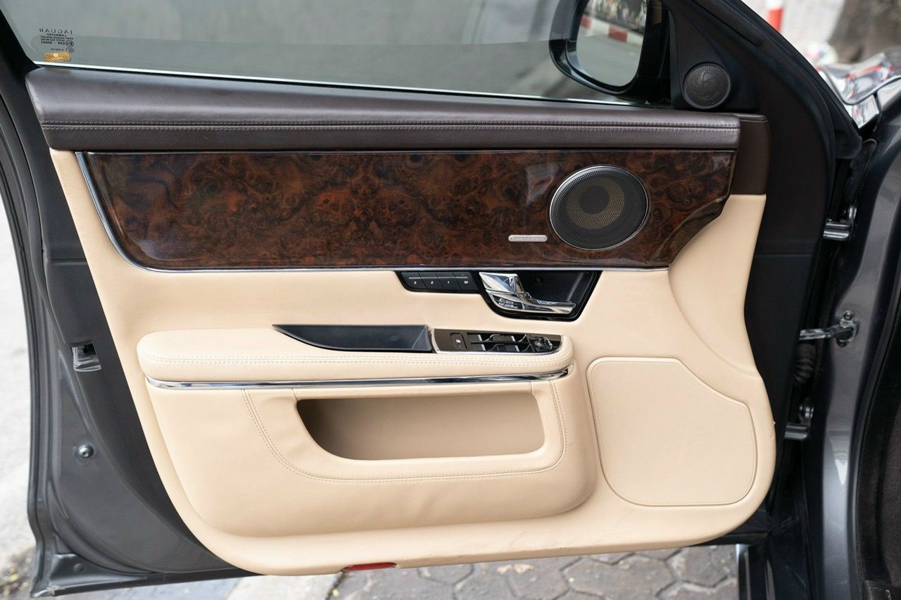 Jaguar XJ 2011 - Xe zin toàn tập