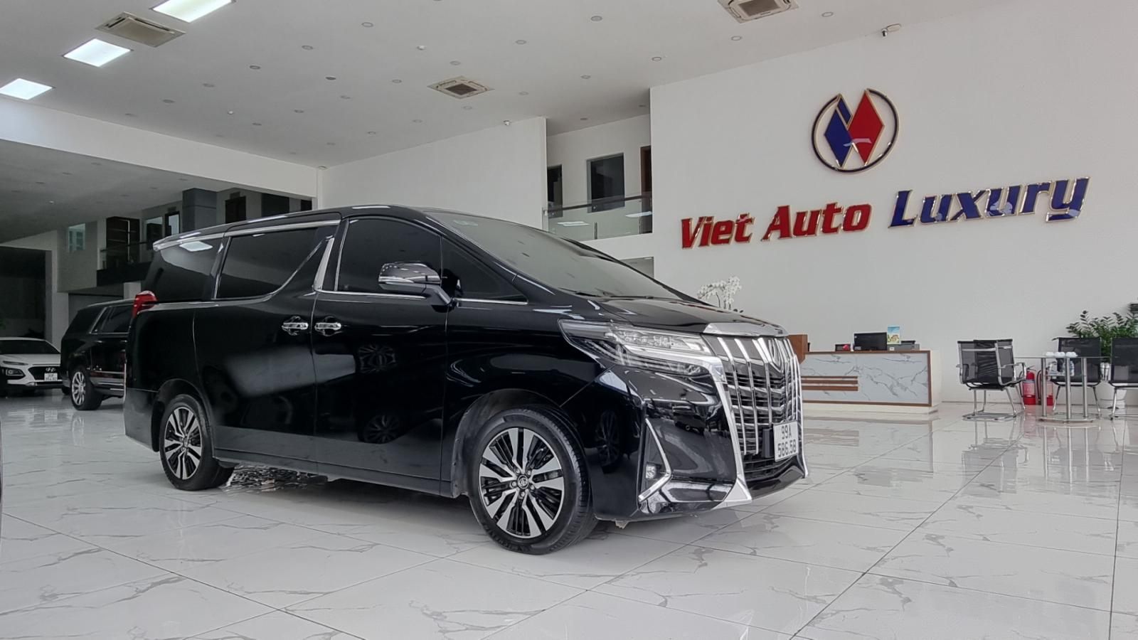 Toyota Alphard 2018 - Màu đen, tên cá nhân