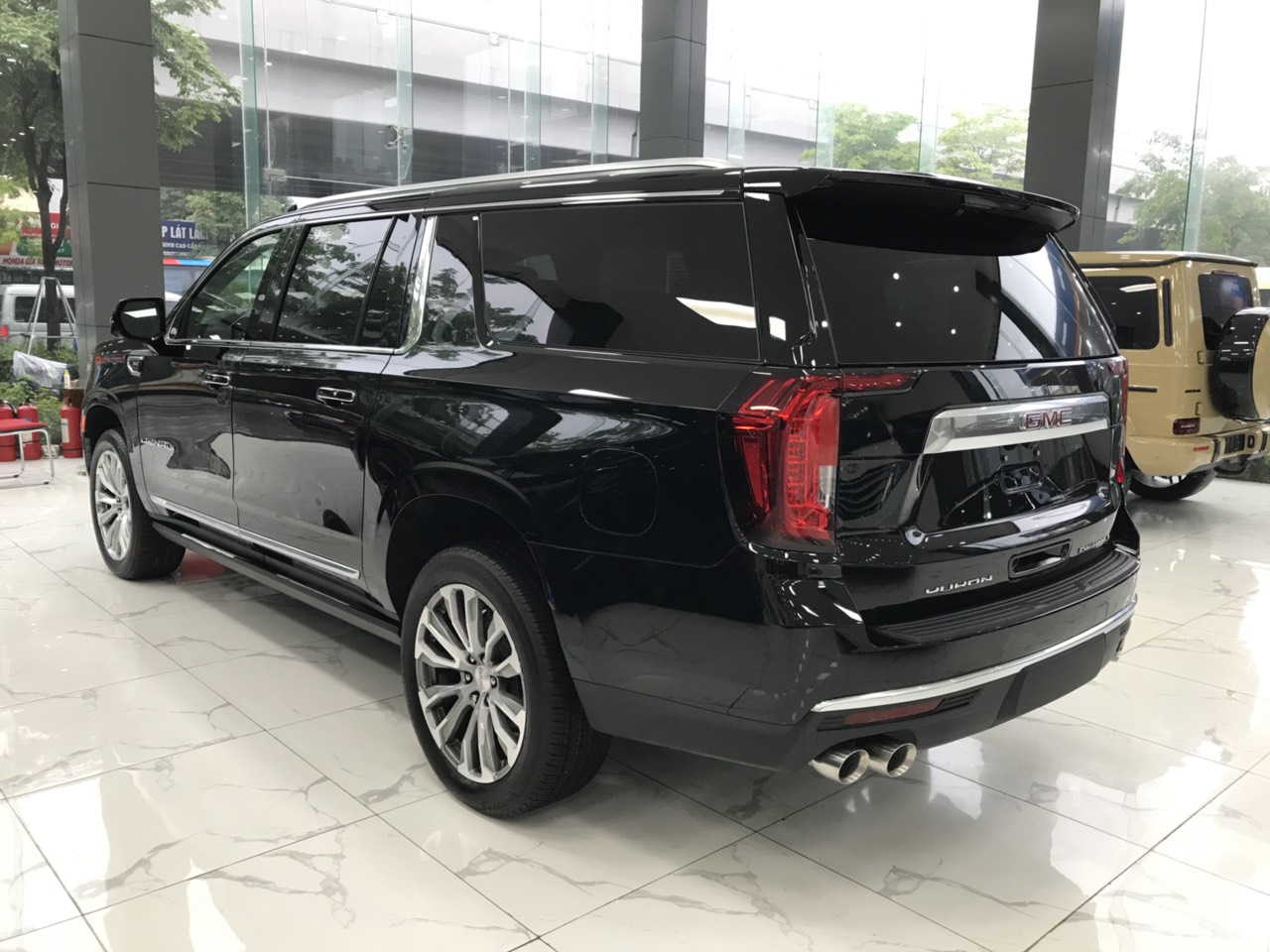 GMC Yukon 2023 - Bán ô tô GMC Yukon đời 2023, màu đen, nhập khẩu Mỹ mới 100%