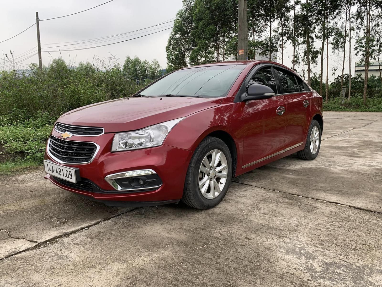 Chevrolet Cruze 2018 - Màu đỏ số sàn