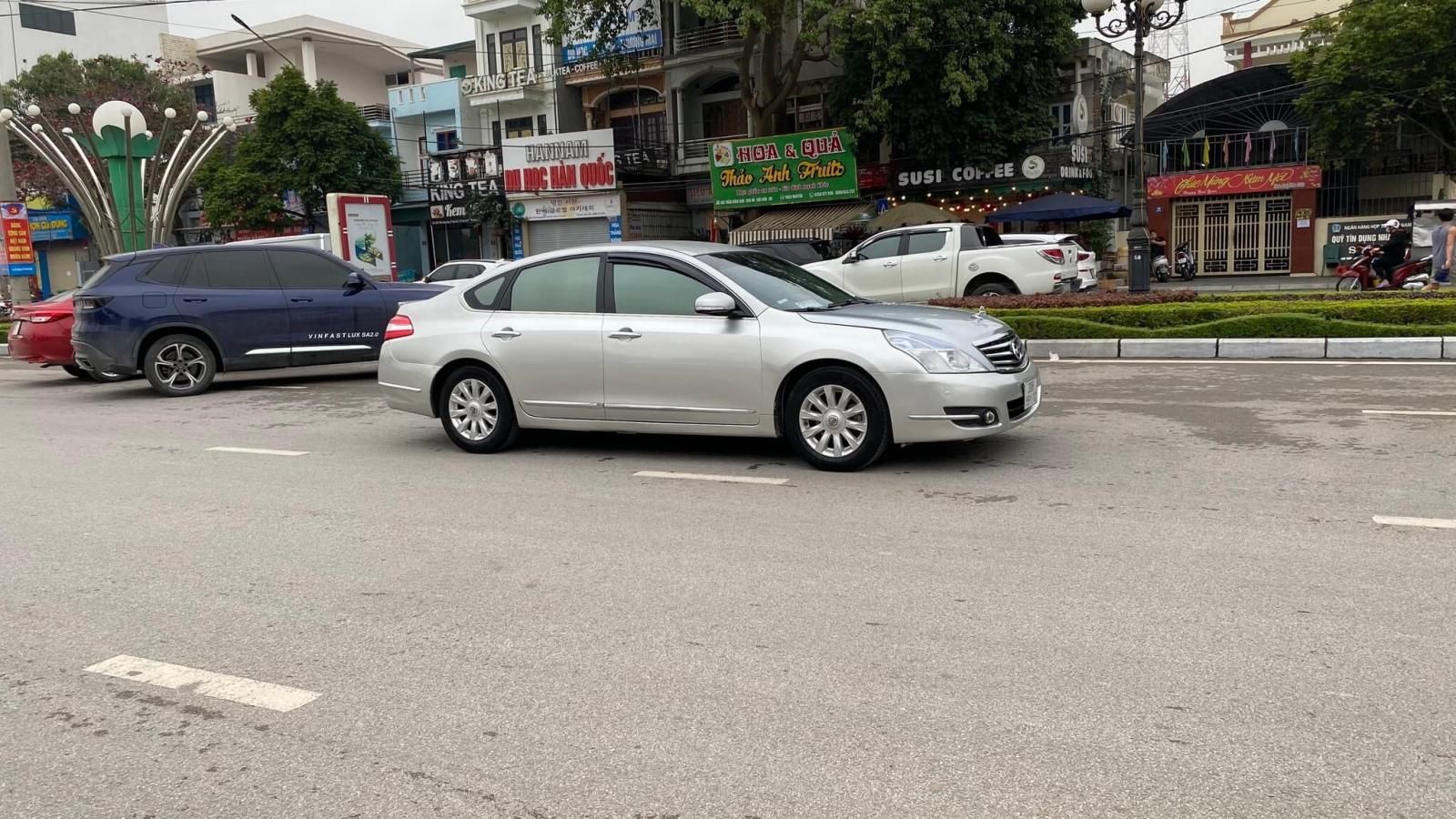 Nissan Teana 2009 - Màu bạc, nhập khẩu