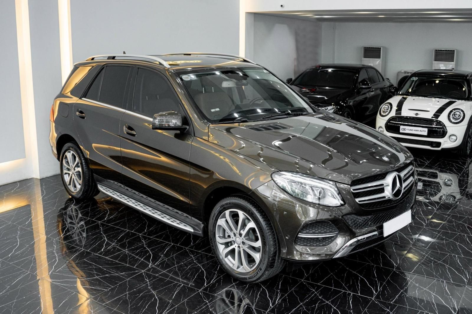Mercedes-Benz GLE 400 2015 - Xe màu đen