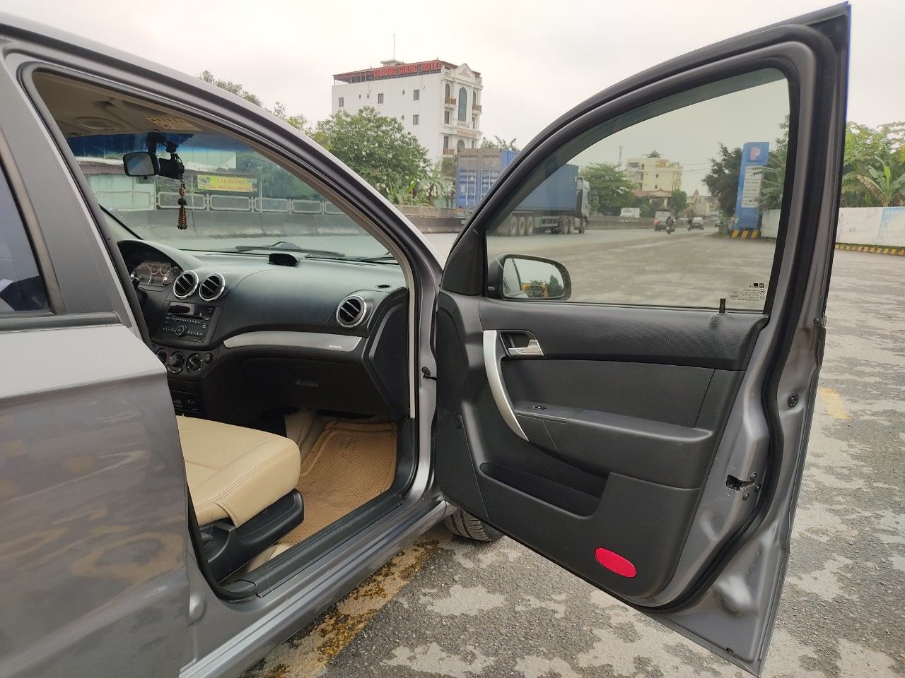 Daewoo Gentra 2010 - Xe màu xám