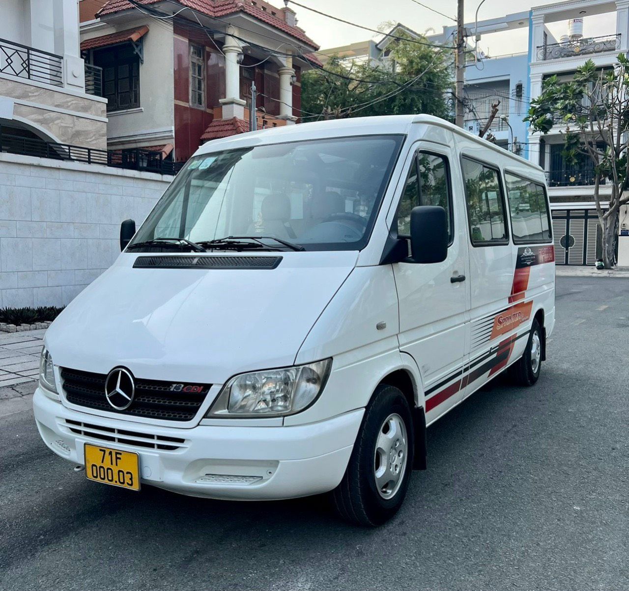 Mercedes-Benz Sprinter 2012 - Màu trắng, giá tốt