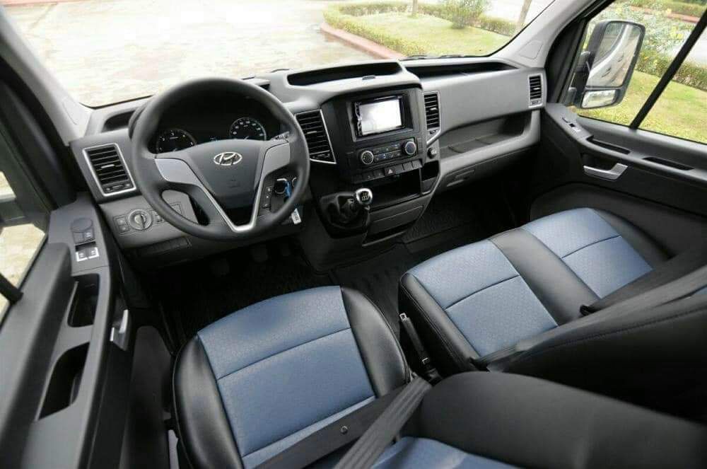 Hyundai Solati 2023 - Xe khách 16 chỗ, màu bạc 2023. Giao ngay