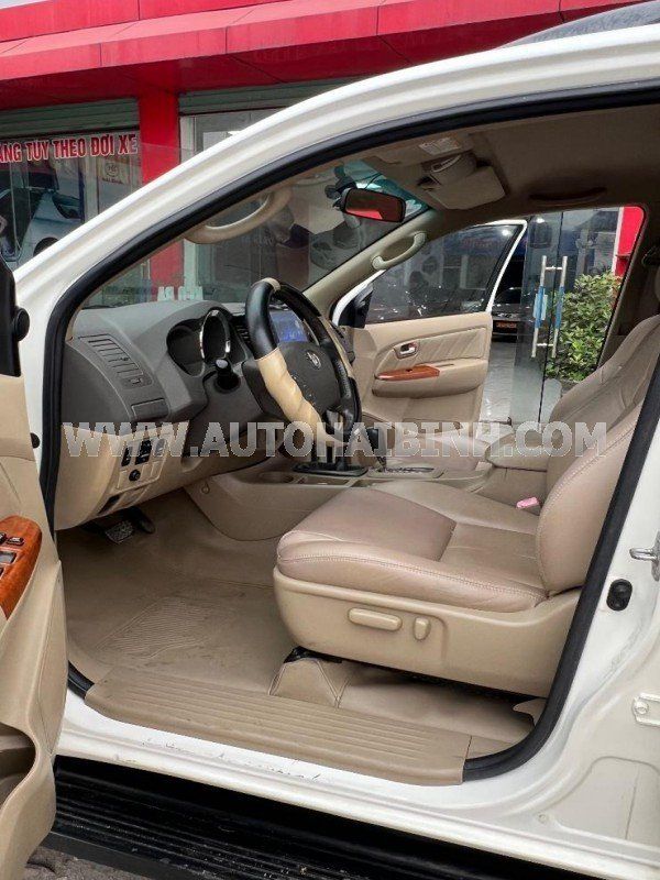 Toyota Fortuner 2011 - Cần bán xe sản xuất năm 2011 giá ưu đãi