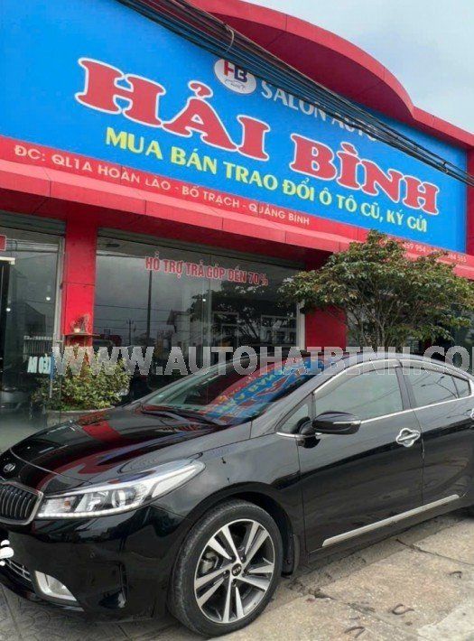 Kia Cerato 2017 - Màu đen, giá 465 triệu