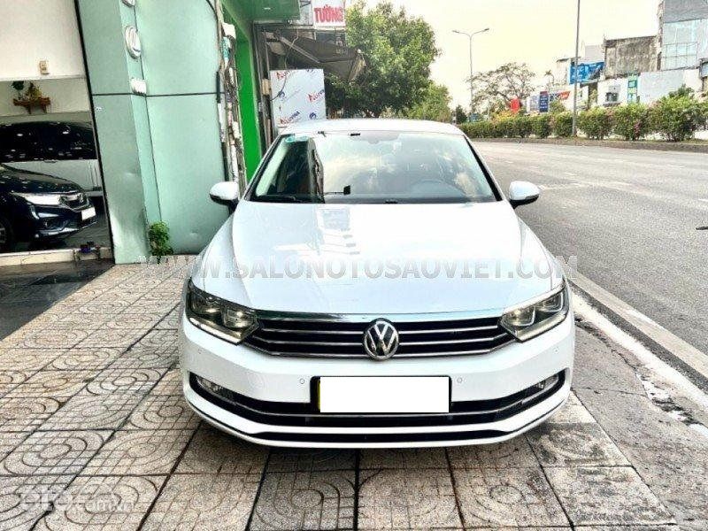 Volkswagen Passat 2016 - Màu trắng, nhập khẩu nguyên chiếc