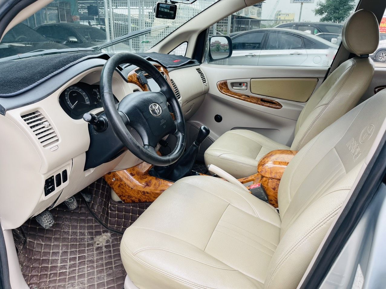 Toyota Innova 2007 - Xe gia đình đang sử dụng