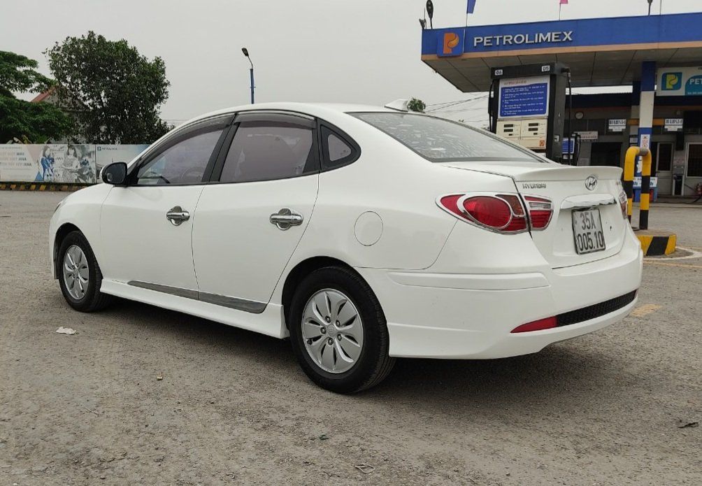 Hyundai Avante 2011 - Màu trắng xịn, xe tư nhân