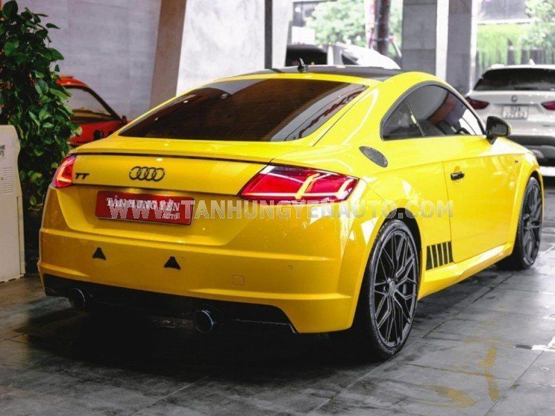 Audi TT 2017 - Màu vàng, xe nhập, số tự động