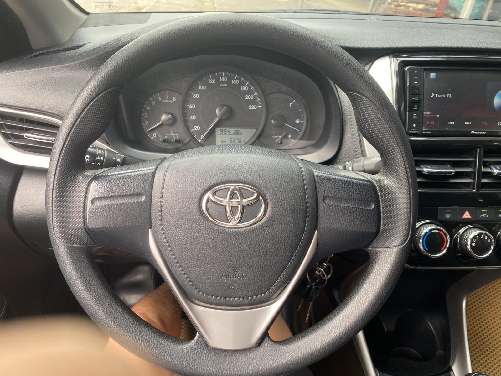 Toyota Vios 2020 - Màu vàng cát