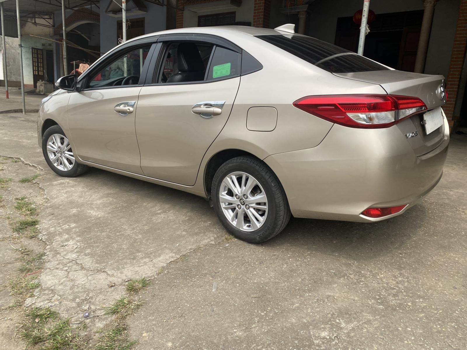 Toyota Vios 2020 - Màu vàng cát