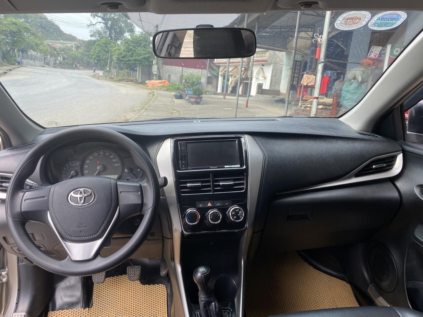 Toyota Vios 2020 - Màu vàng cát