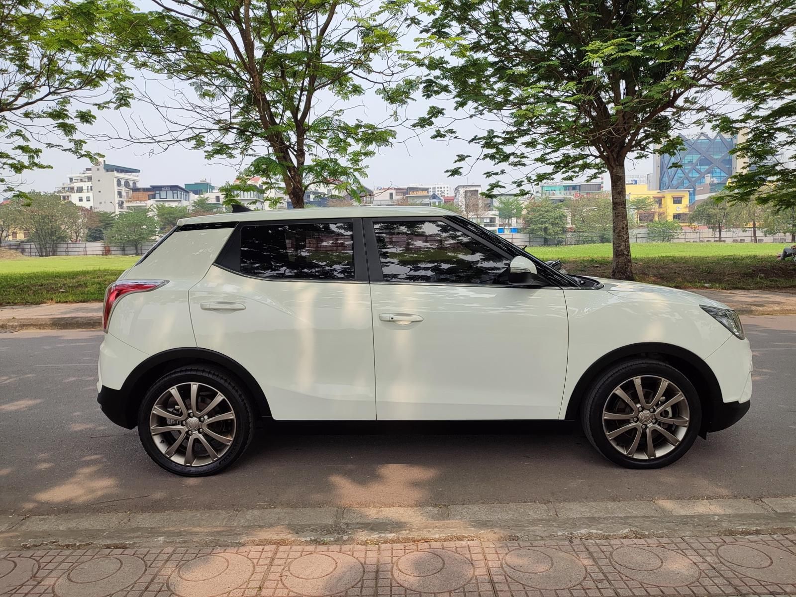 Ssangyong TiVoLi 2016 - Nhập Hàn