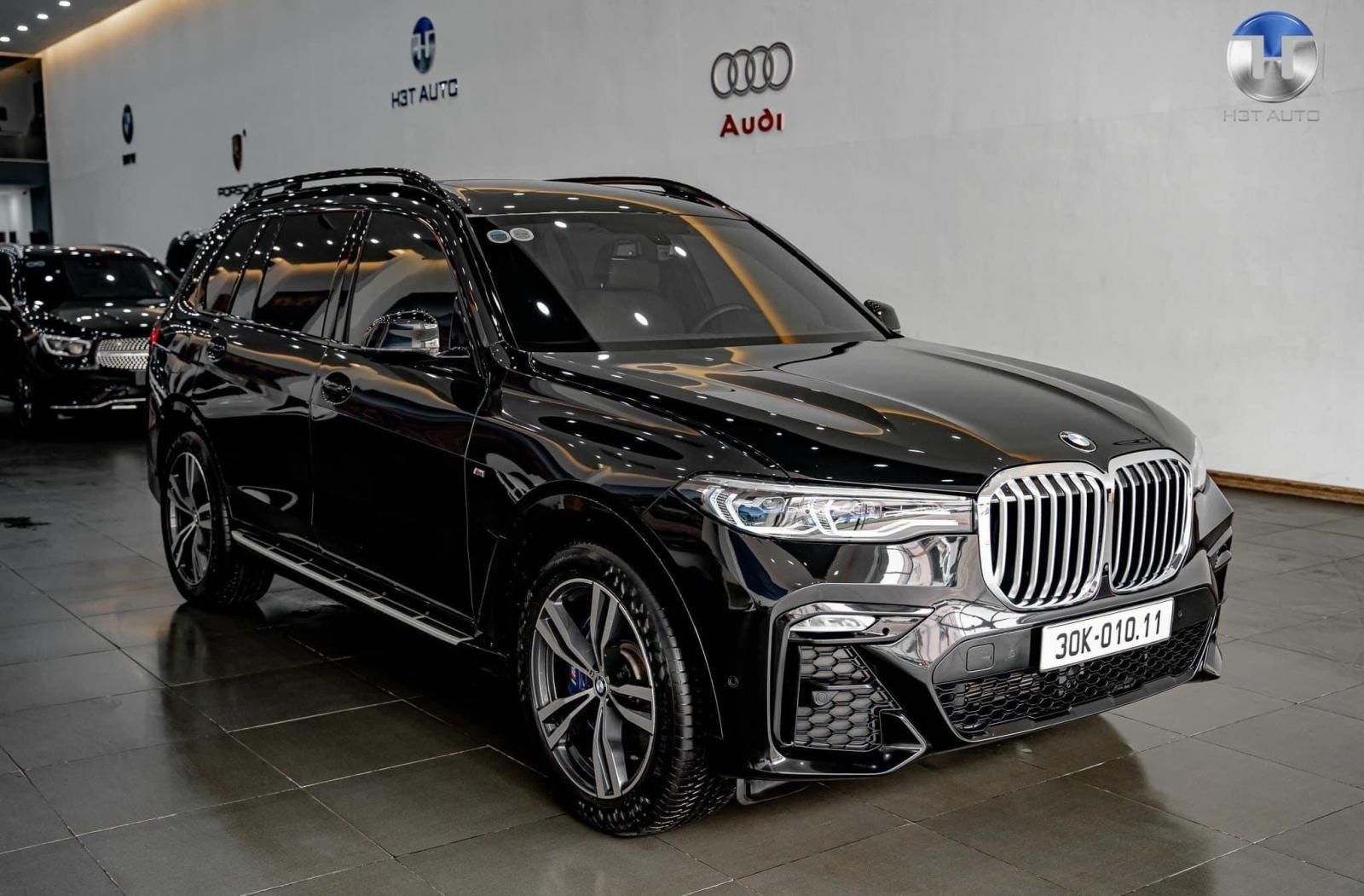 BMW X7 2022 - Màu đen, giá tốt