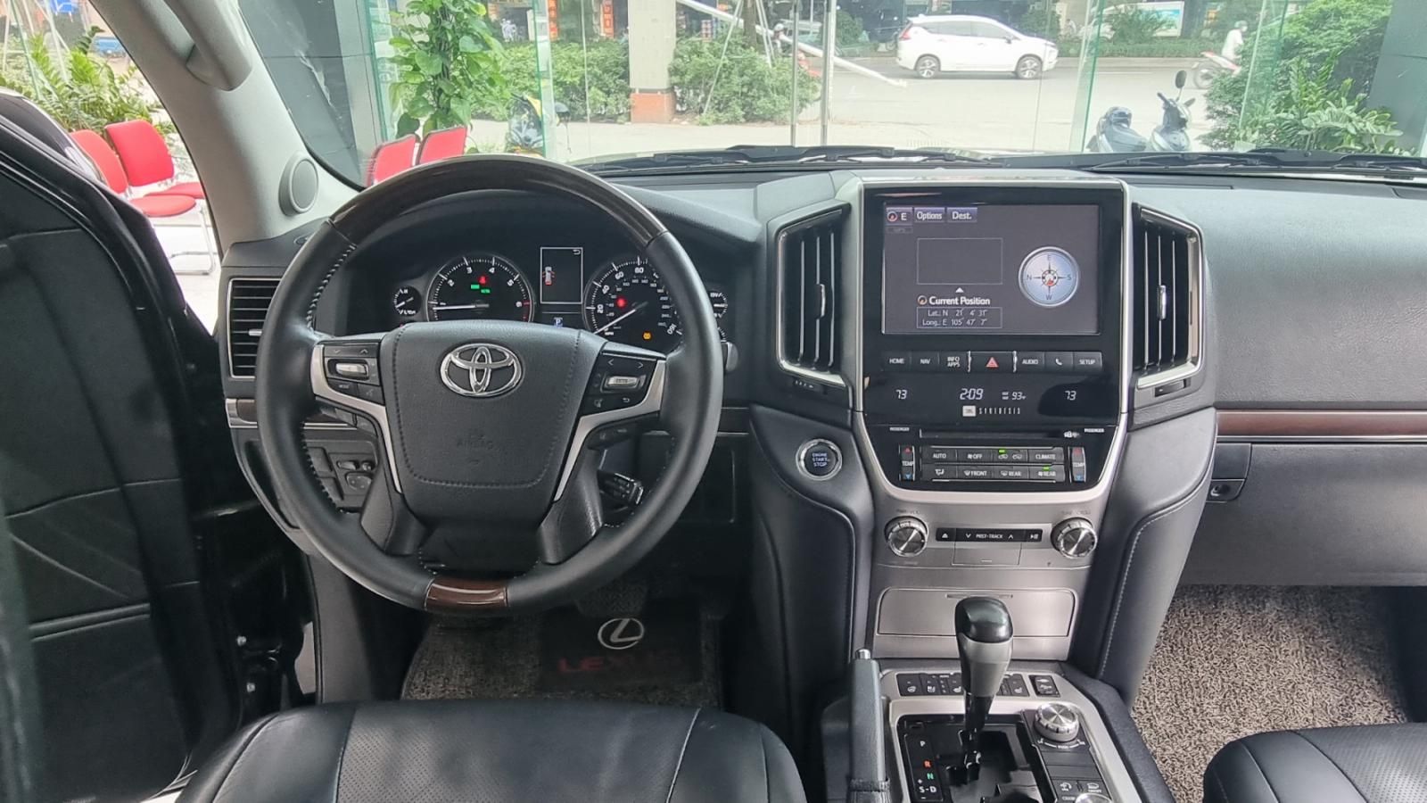 Toyota Land Cruiser 2015 - Xuất Mỹ, màu đen, model 2016, tên cá nhân