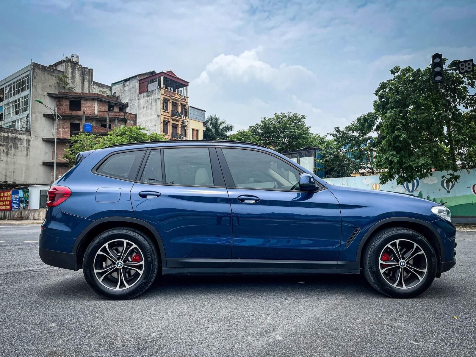 BMW X3 2021 - Màu xanh, xe nhập, số tự động