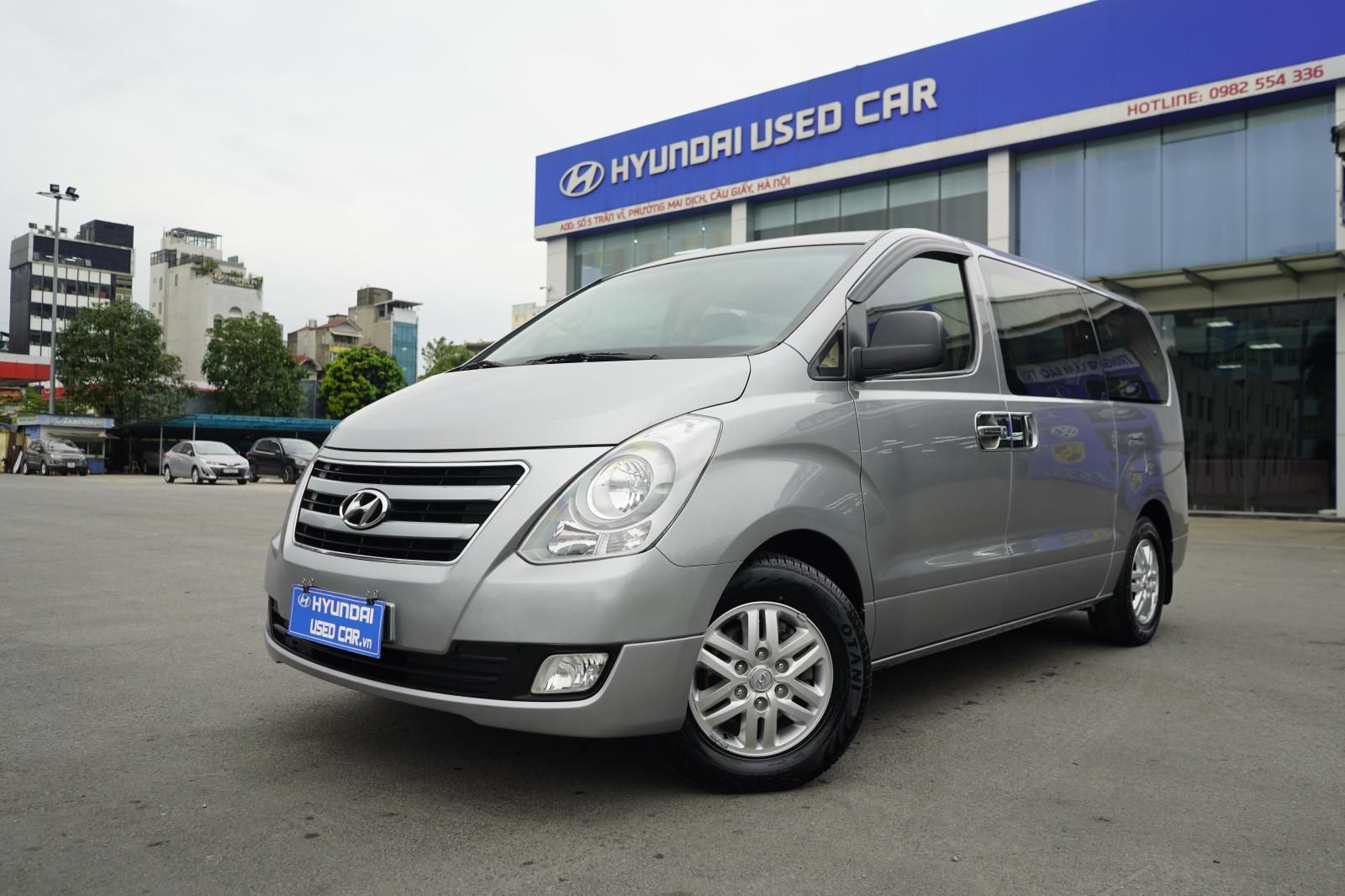 Hyundai Starex 2017 - Số sàn, máy dầu, 09 chỗ, biển HN