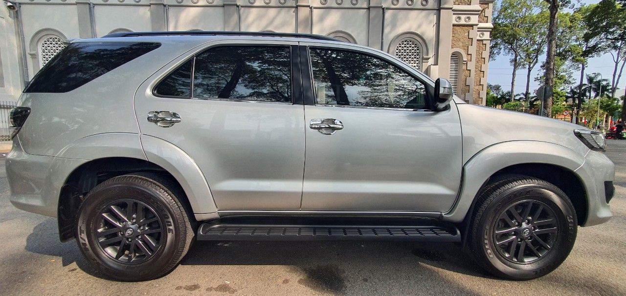 Toyota Fortuner 2015 - Mới 90%, chạy 76.000km