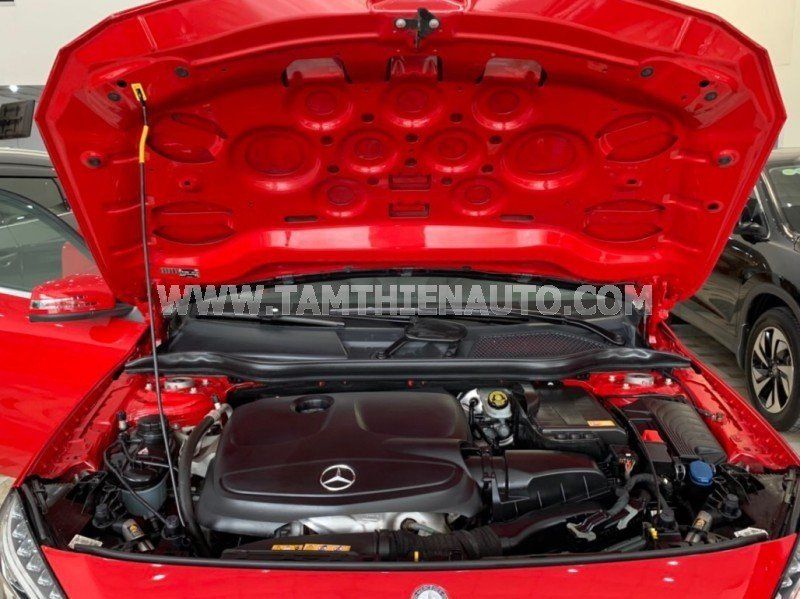 Mercedes-Benz GLA 200 2014 - Xe 5 chỗ gầm cao nhỏ gọn