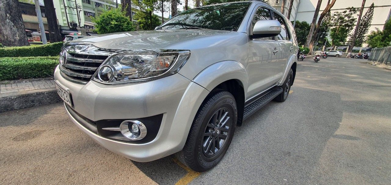 Toyota Fortuner 2015 - Mới 90%, chạy 76.000km