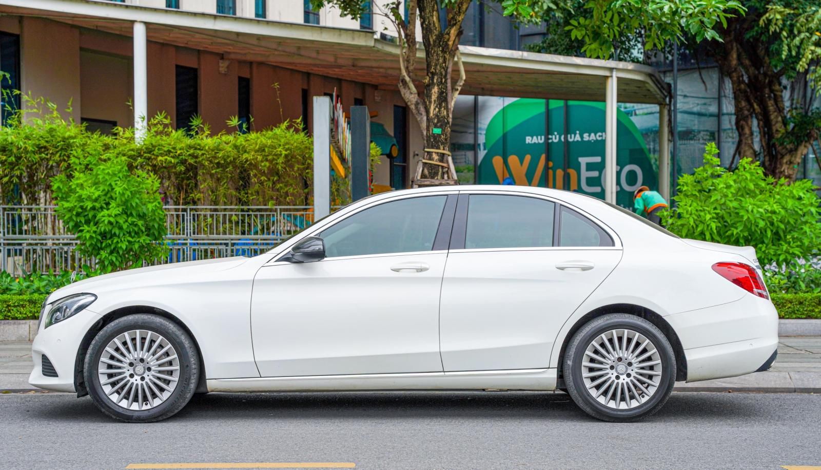 Mercedes-Benz C 250 2016 - Trắng, nội thất kem