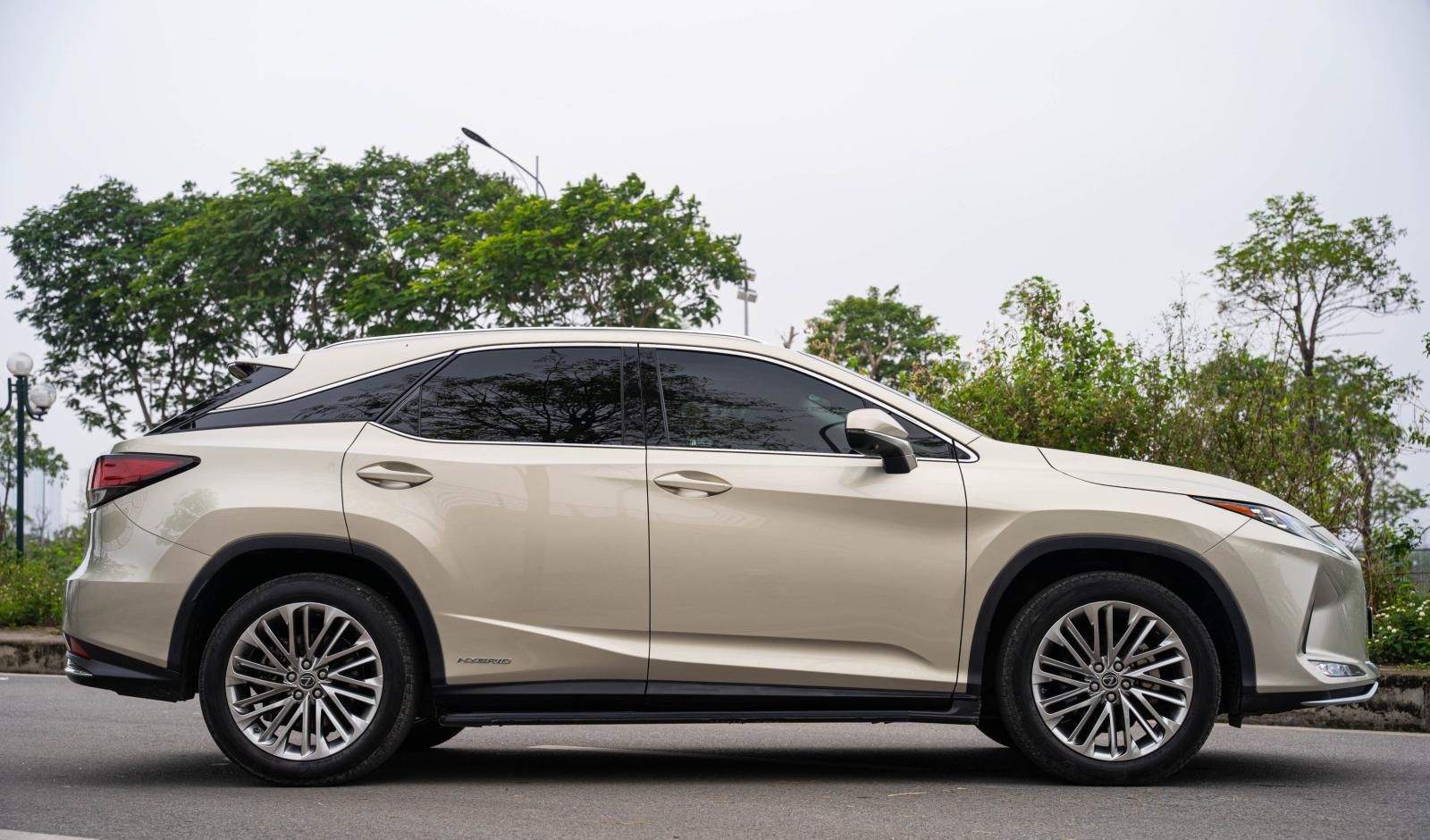 Lexus RX 450 2019 - Màu vàng cát, giá tốt, giao xe toàn quốc