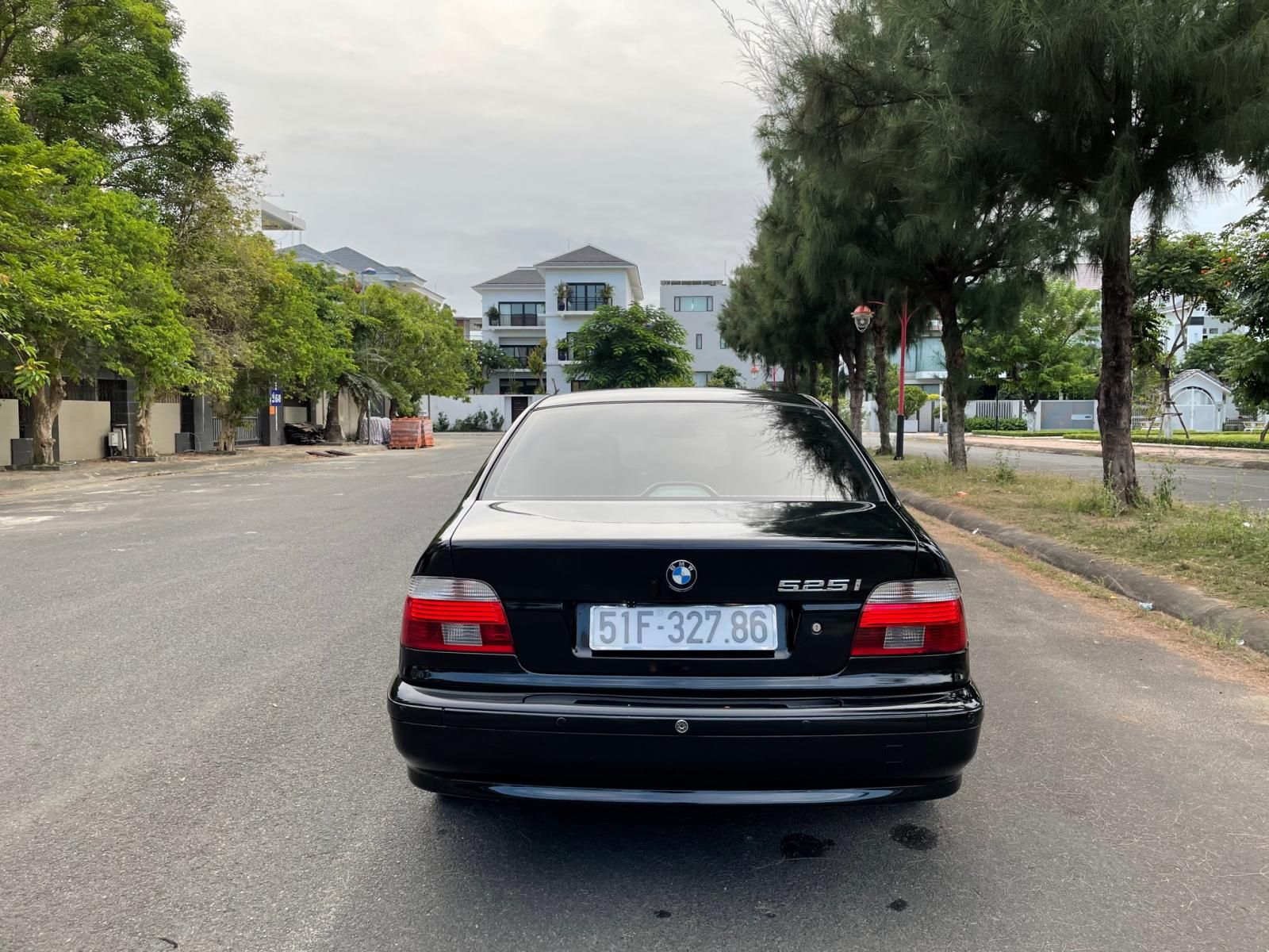 BMW 525i 2003 - Đang hoạt động tốt không phải sửa chữa gì thêm nữa