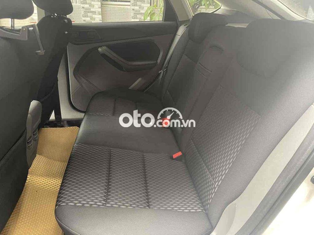 Ford Focus bán xe   màu trắng đời 2010 2010 - bán xe Ford Focus màu trắng đời 2010