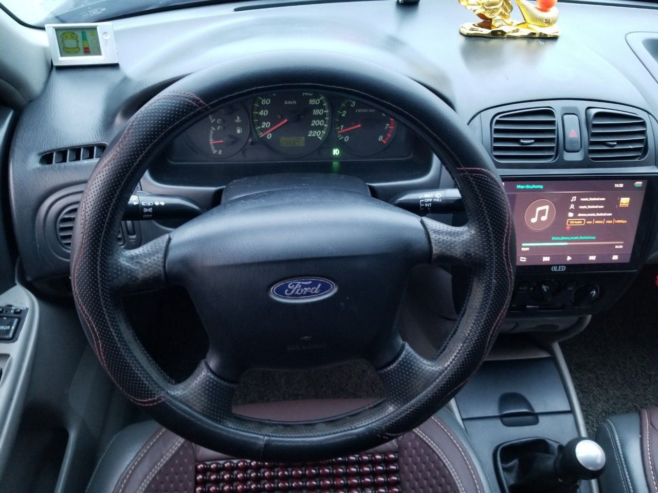 Ford Laser 2002 - Màu đen, giá rẻ