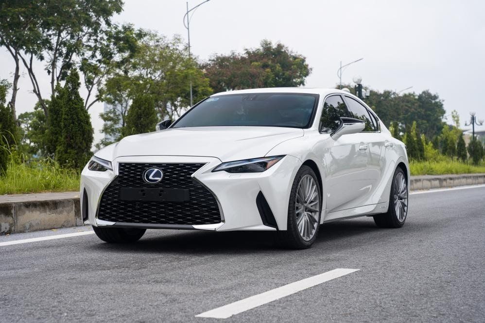 Lexus IS 300 2021 - 1 chủ sử dụng từ mới