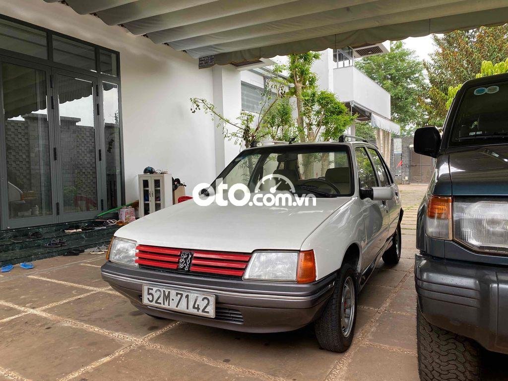 Peugeot 205 Bán   của Pháp thập niên 80. 1989 - Bán Peugeot 205 của Pháp thập niên 80.