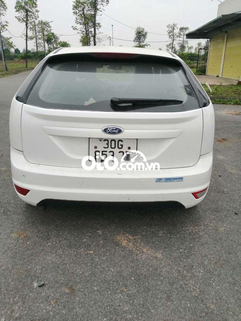 Ford Focus Bán xe  1.8AT sx 2010 màu trắng xe gia đình 2010 - Bán xe focus 1.8AT sx 2010 màu trắng xe gia đình