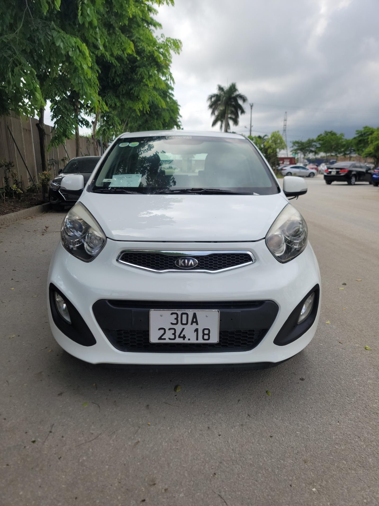 Kia Picanto 2014 - Thân vỏ đẹp không đâm va