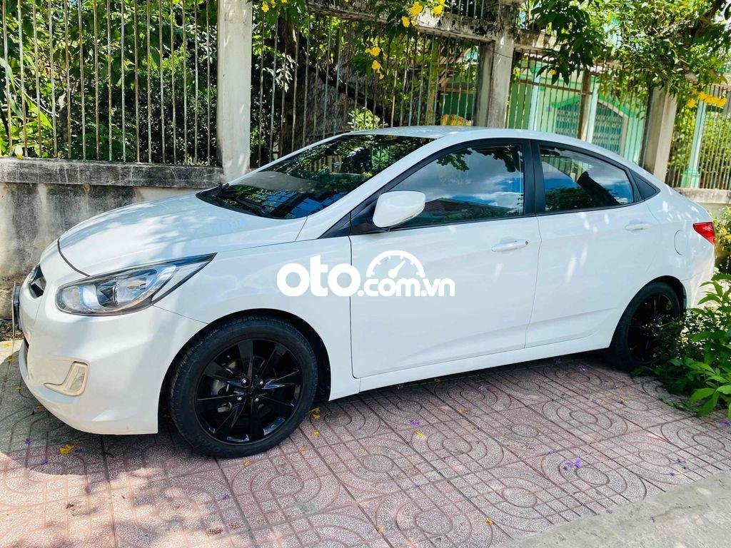 Hyundai Accent  bán tự động xe siêu đẹp gia đình đi kỹ 2011 - accent bán tự động xe siêu đẹp gia đình đi kỹ