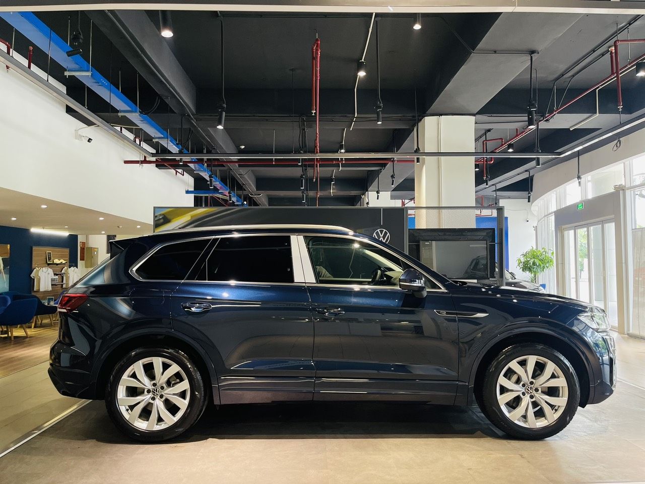 Volkswagen Touareg 2022 - Xe 5c cỡ lớn, nhập khẩu từ Đức, giao ngay, khuyến mãi hấp dẫn - LH: 0909 000 796