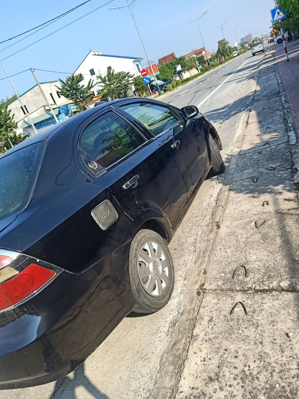 Daewoo Gentra 2009 - Màu đen, 105tr