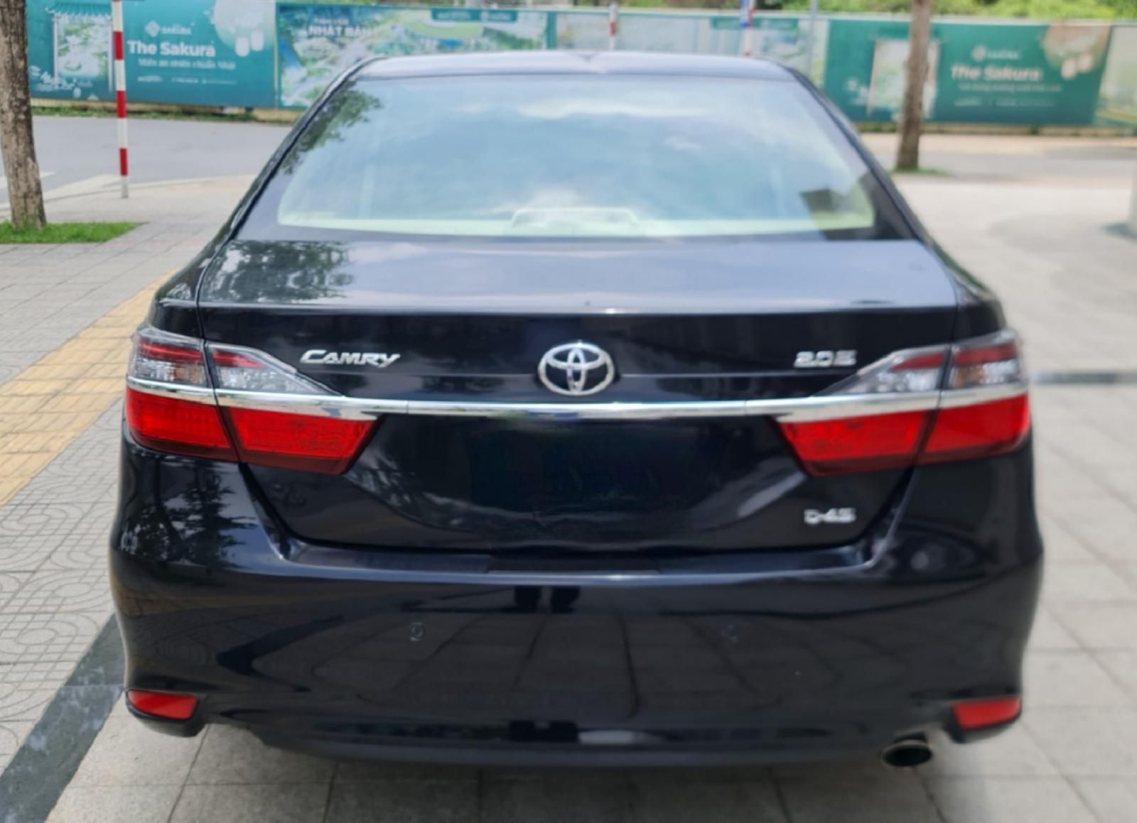 Toyota Camry 2017 - Chính chủ từ mới, muốn đổi xe nên cần bán trong ngày