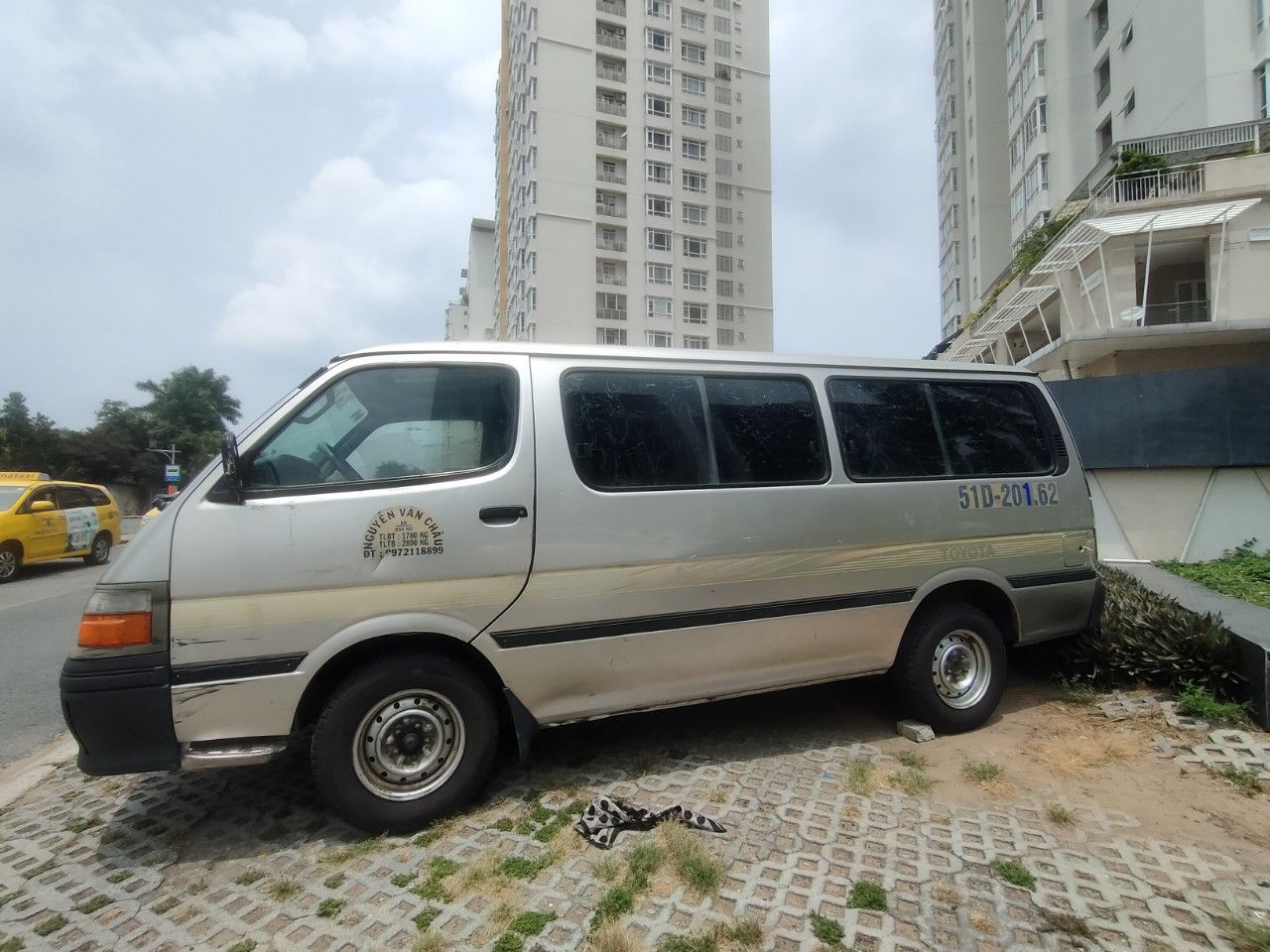 Toyota Van 2004 - 6 chỗ, máy xăng, số sàn