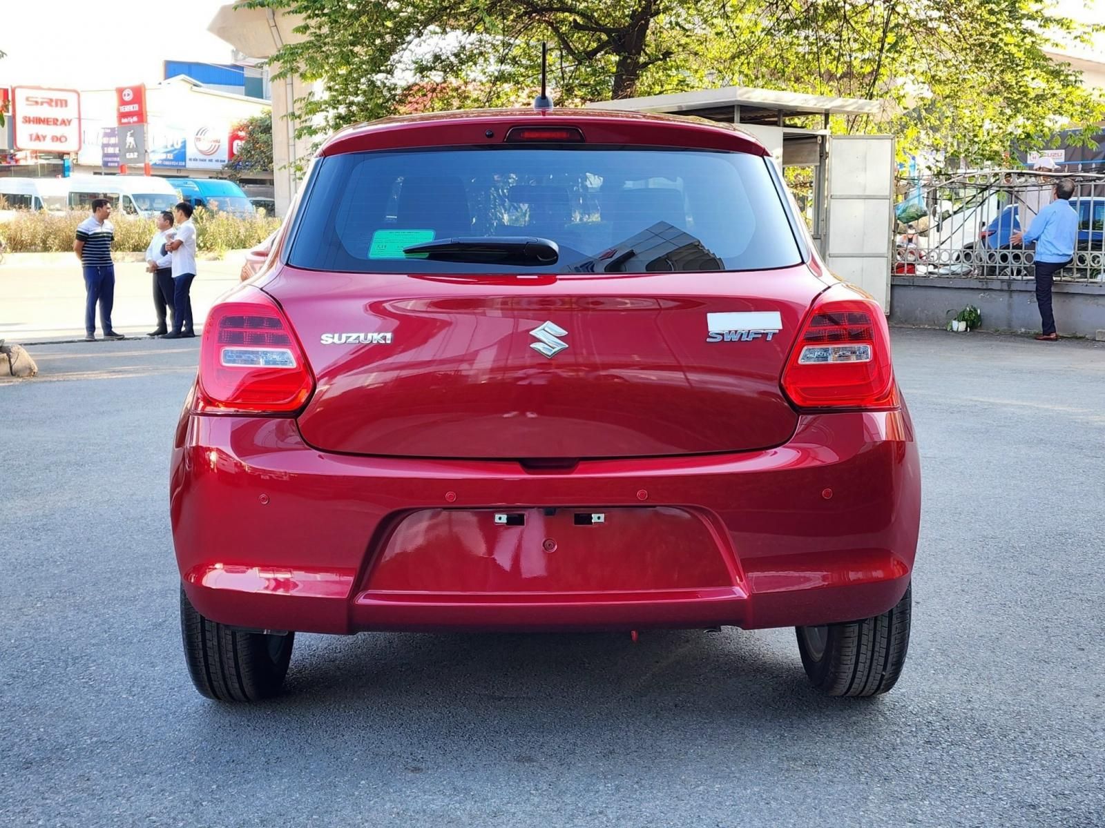 Suzuki Swift 2023 - Màu đỏ