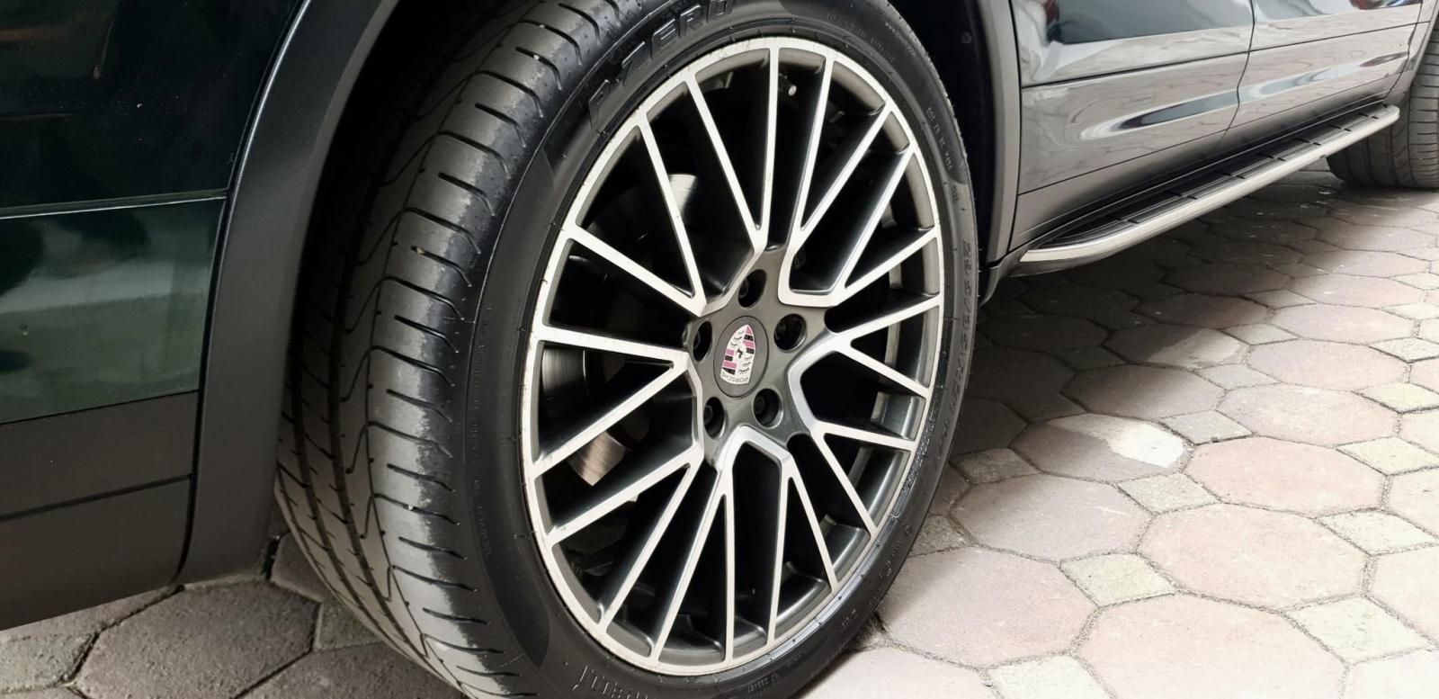 Porsche Cayenne 2015 - Ốp carbon quanh xe