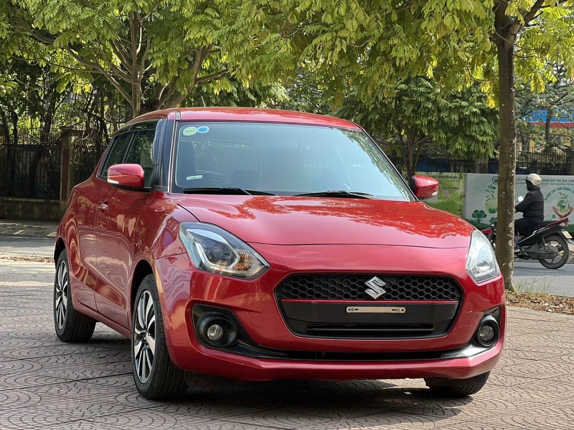 Suzuki Swift 2018 - Đăng kí lần đầu tháng 2/2019 màu đỏ