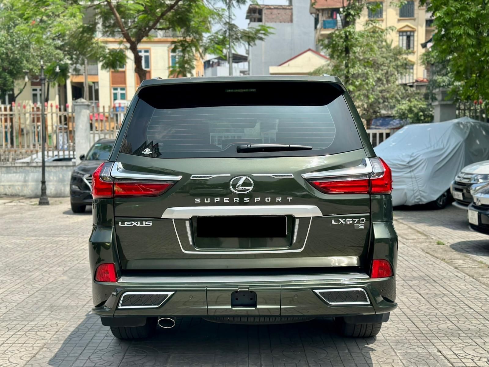 Lexus LX 570 2020 - Cần bán lại xe odo hơn 2v