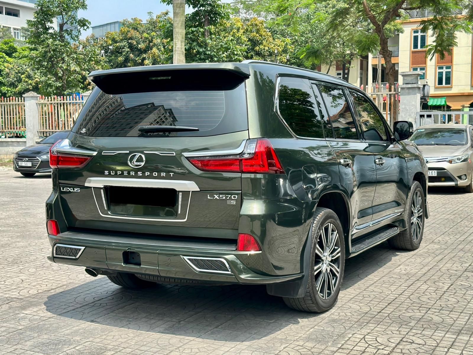 Lexus LX 570 2020 - Cần bán lại xe odo hơn 2v