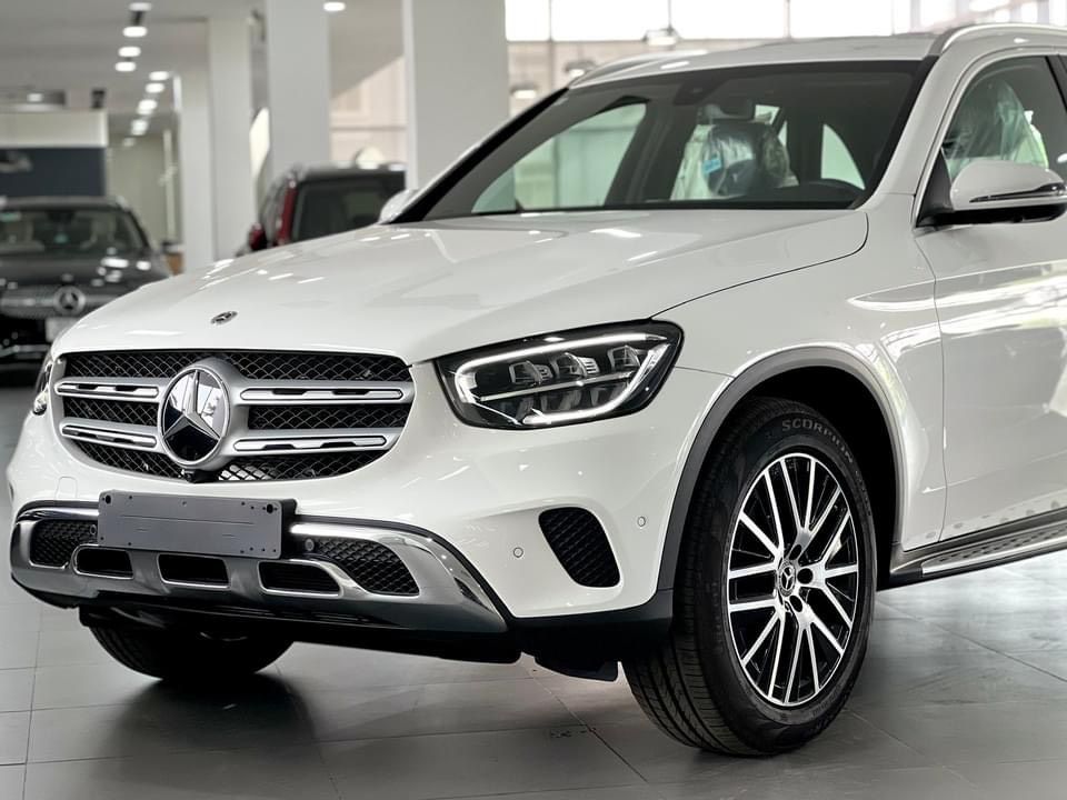 Mercedes-Benz GLC 300 2023 - Xe có sẵn - Giao xe ngay - Tổng khuyến mãi lên tới 500.000.000đ