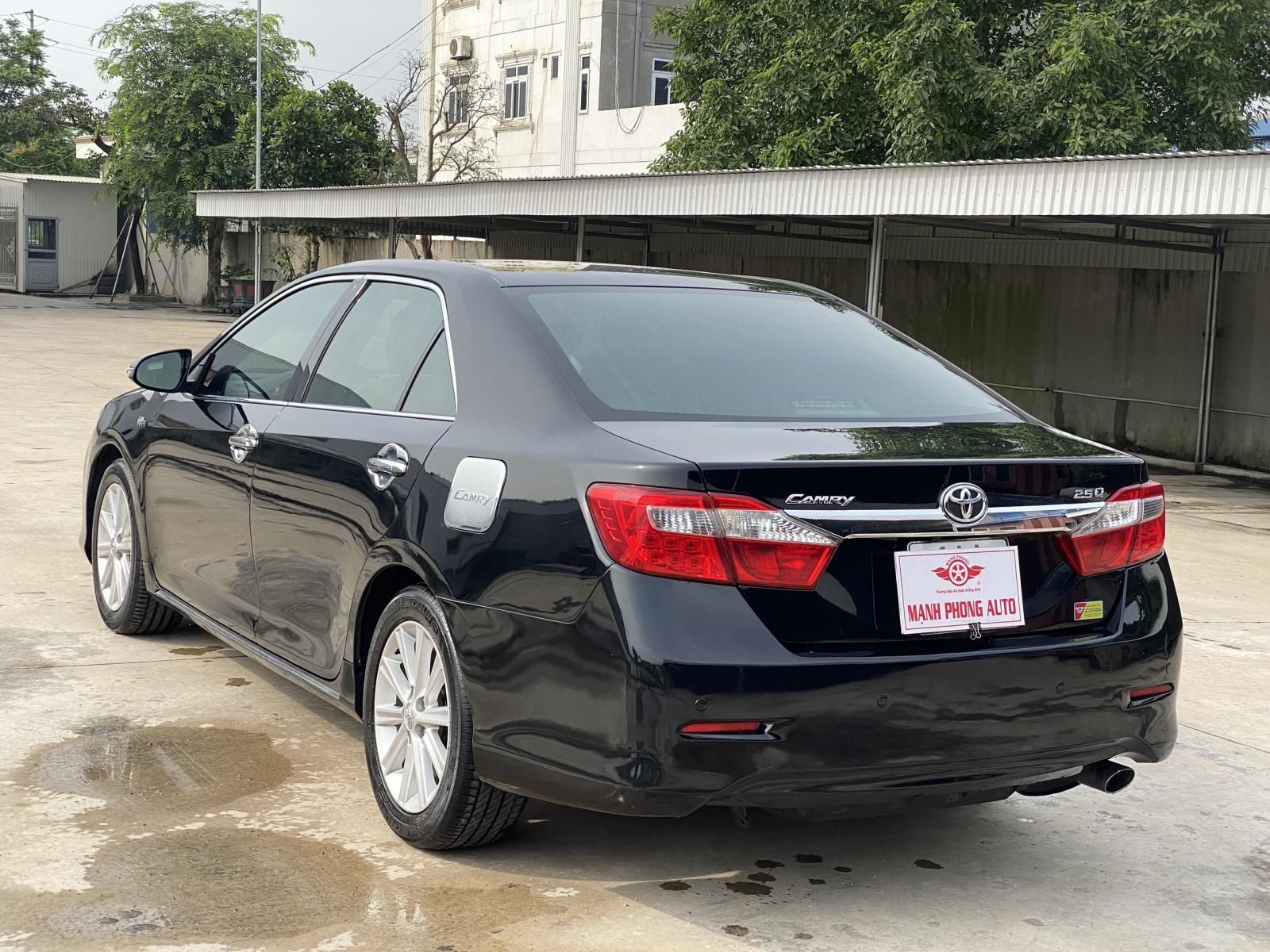 Toyota Camry 2012 - Phom mới, xe cực chất, hỗ trợ bank 70% giá trị xe