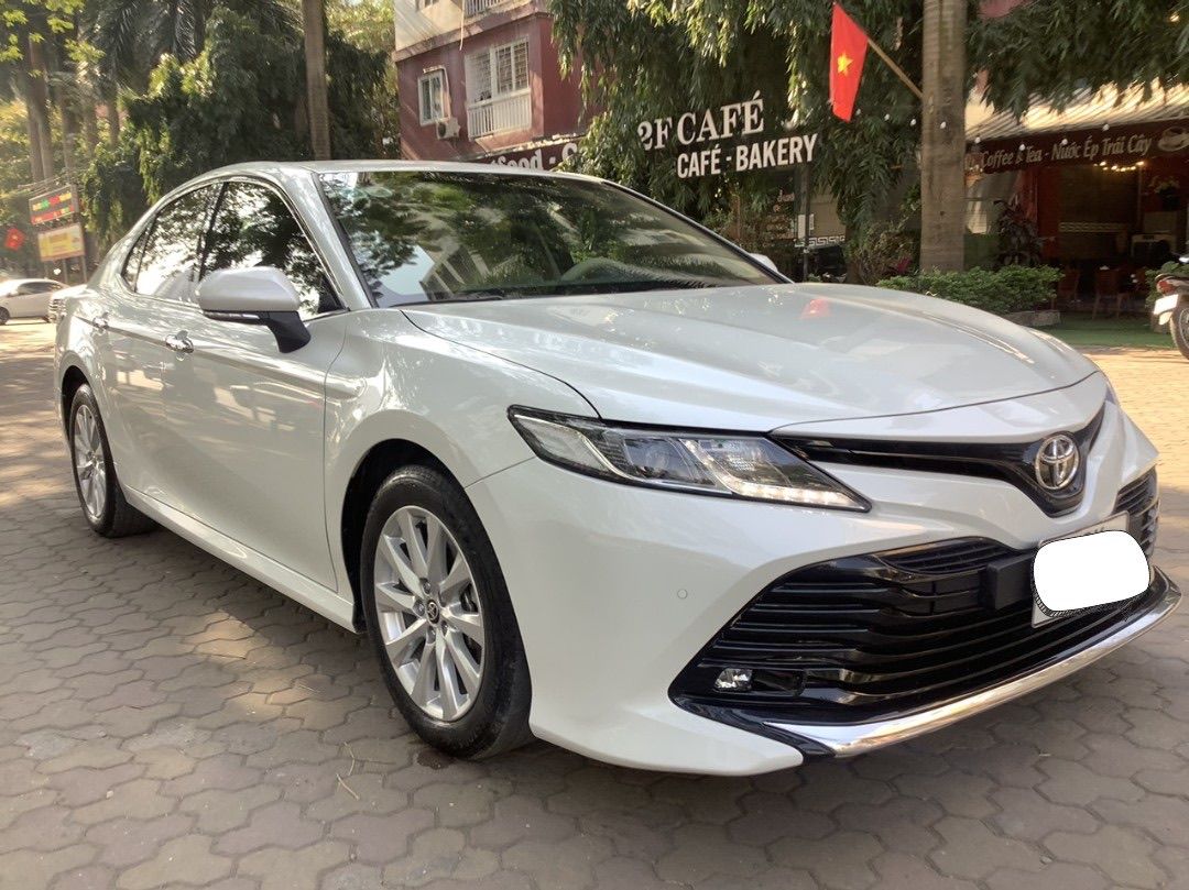 Toyota Camry 2020 - Còn mới giá chỉ 945tr