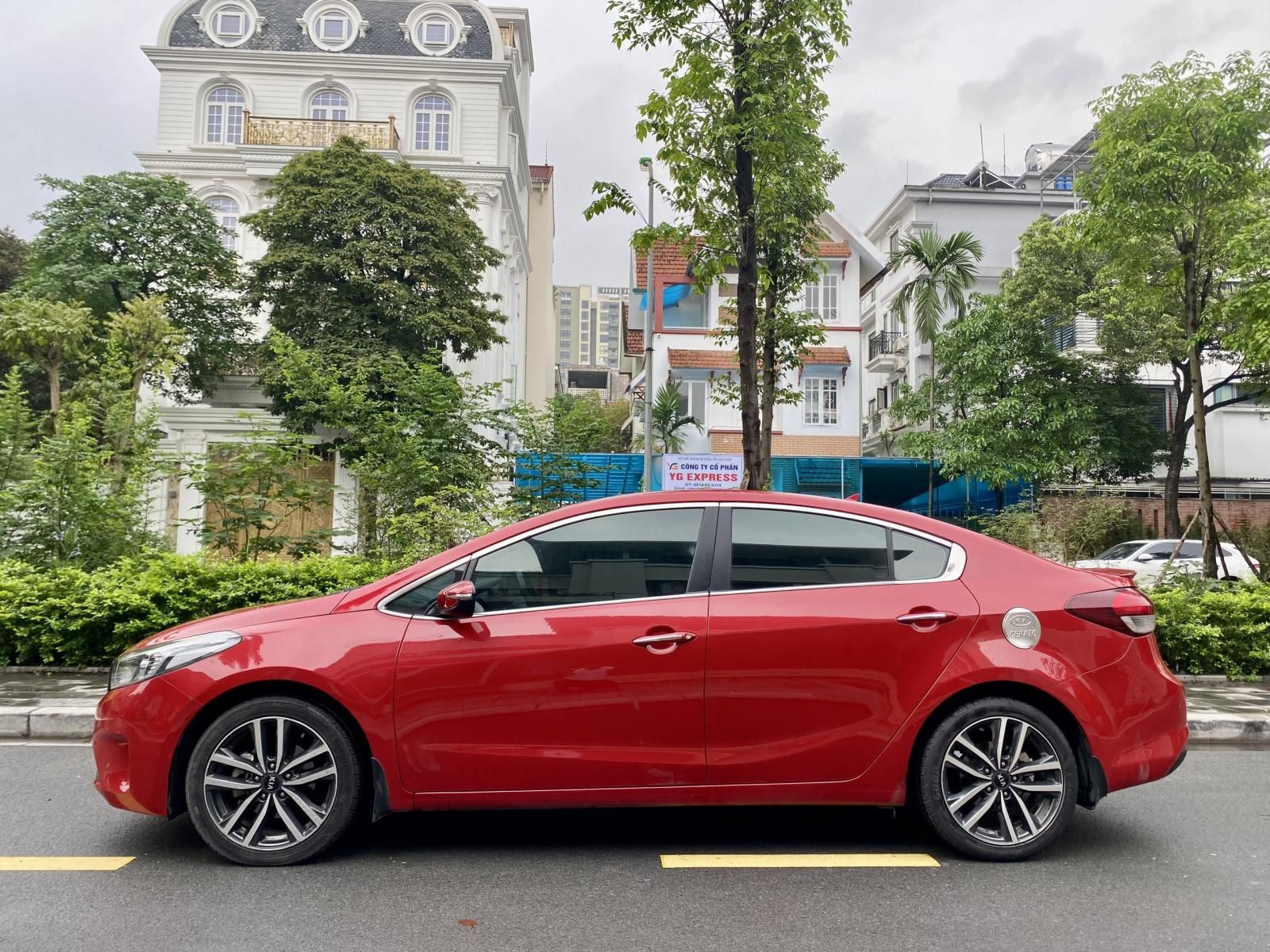 Kia Cerato 2016 - Màu đỏ, biển Hà Nội